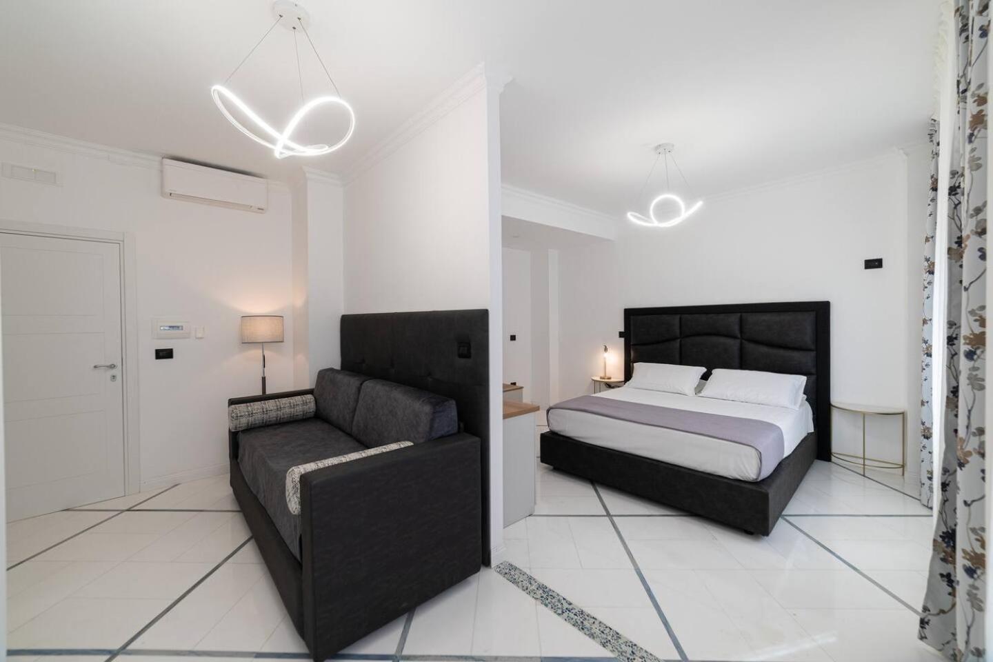 Apartments Hotel Real Suite Napoli Chiaia Mergellina 外观 照片