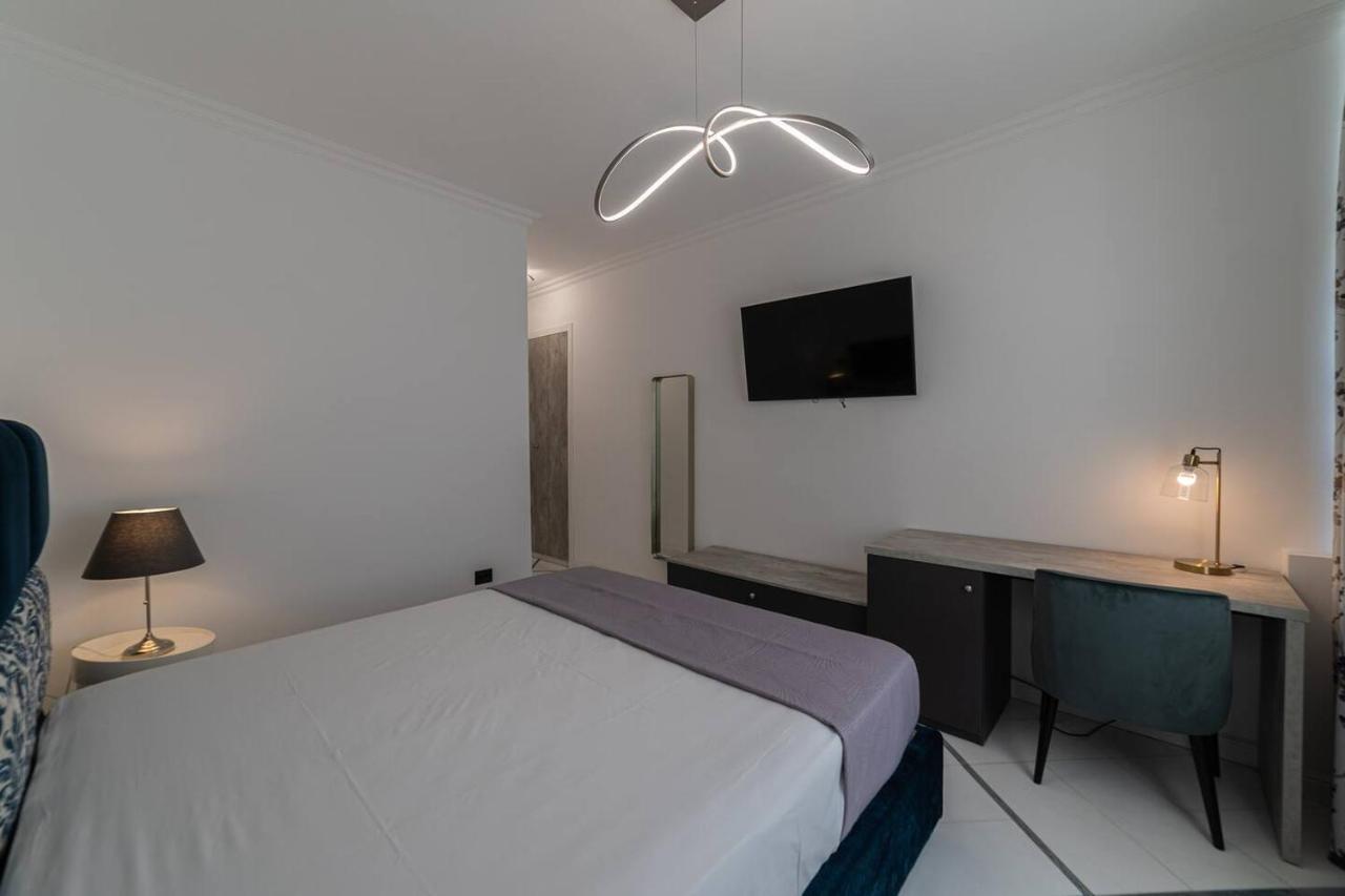 Apartments Hotel Real Suite Napoli Chiaia Mergellina 外观 照片