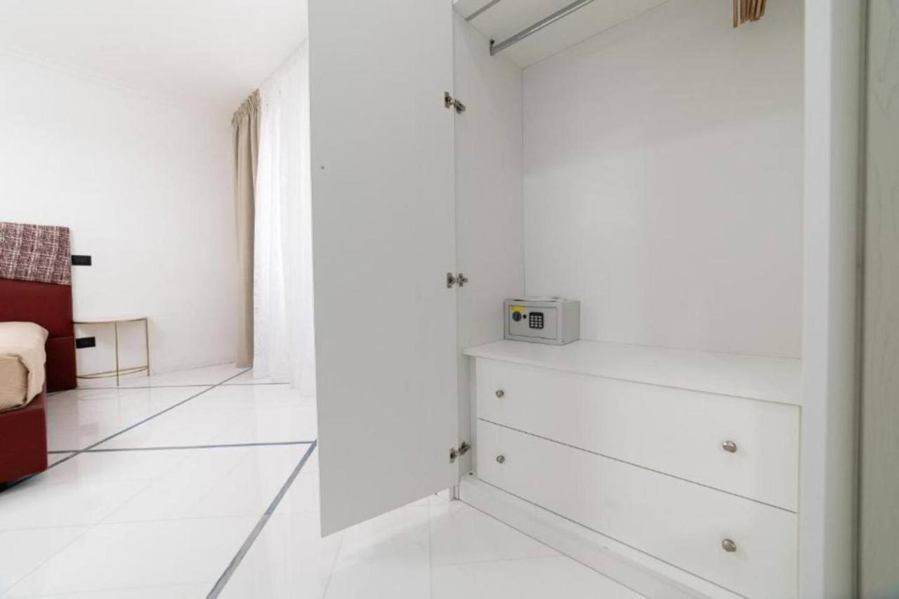 Apartments Hotel Real Suite Napoli Chiaia Mergellina 外观 照片