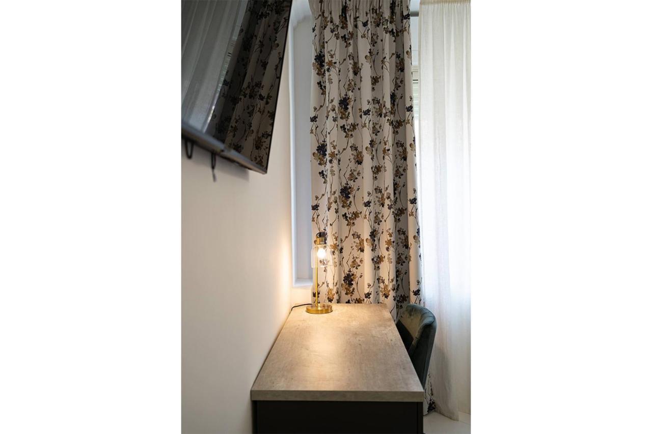 Apartments Hotel Real Suite Napoli Chiaia Mergellina 外观 照片